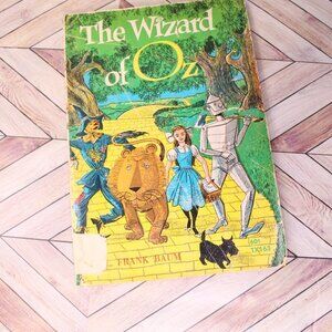 The Wizard of Oz by L. Frank Baum Vintage Paperback book 1971 11th Printing